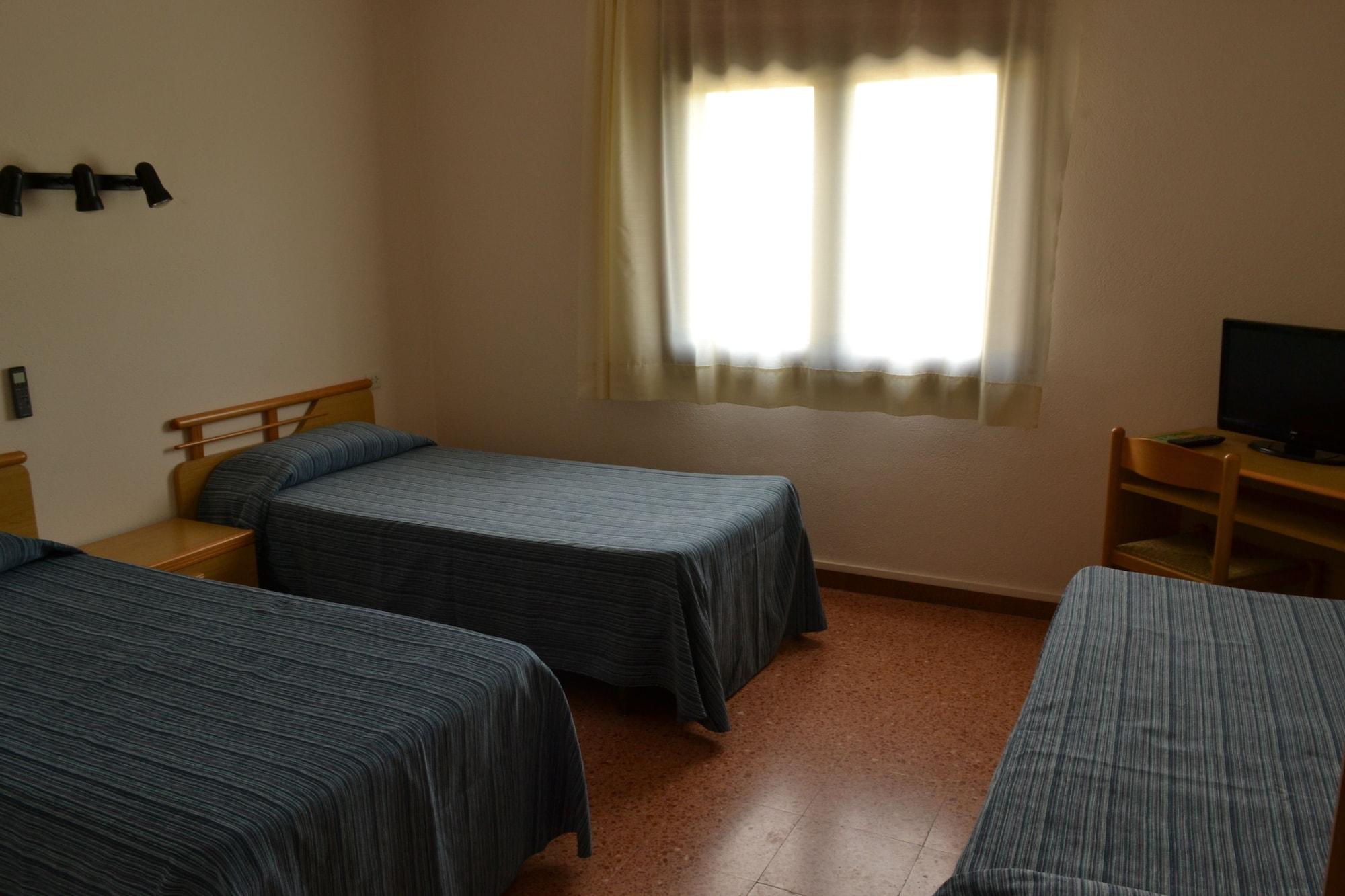 Hostal L'Esplai Viladamat Екстериор снимка