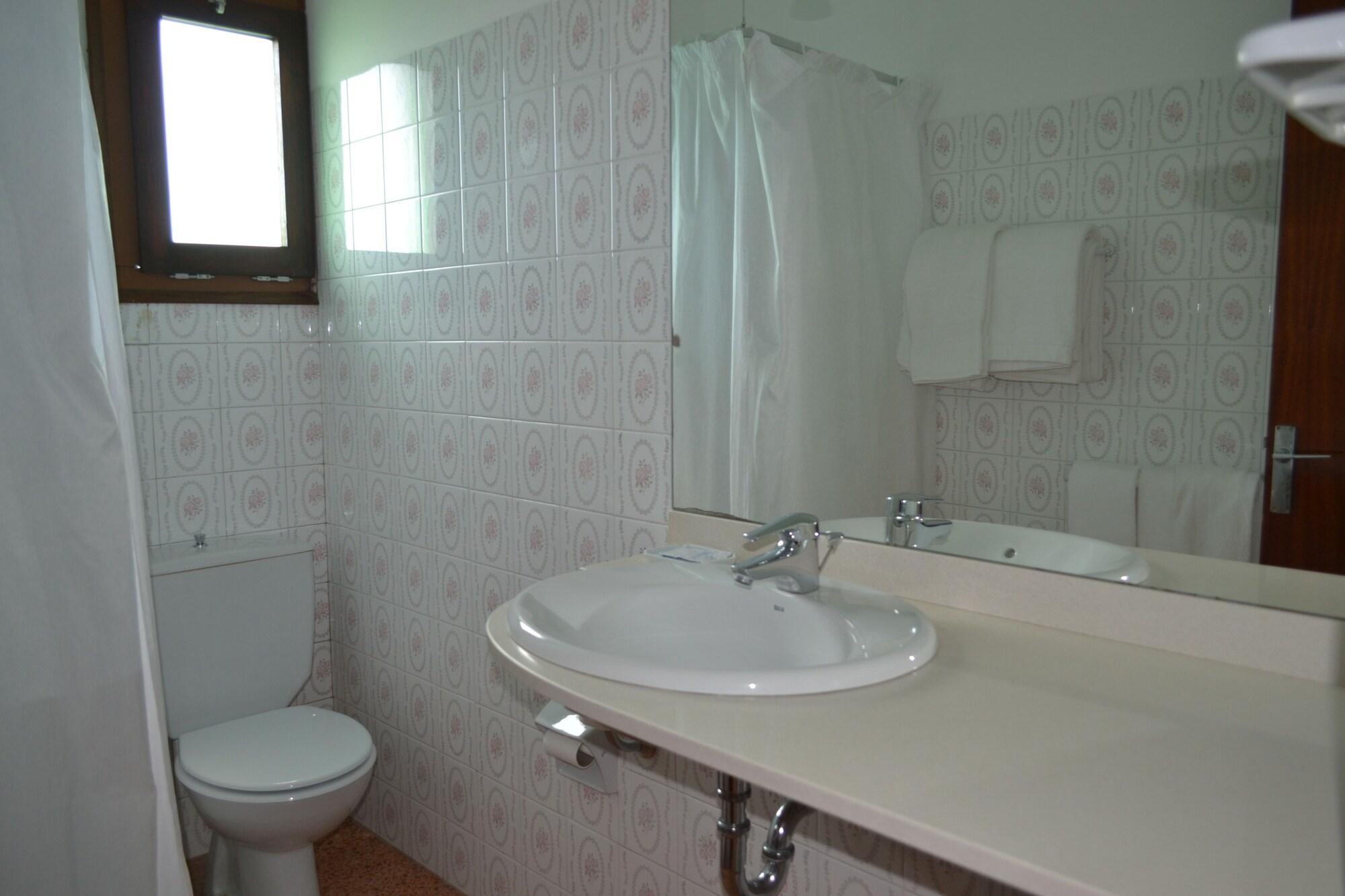 Hostal L'Esplai Viladamat Екстериор снимка