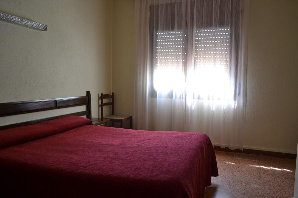 Hostal L'Esplai Viladamat Екстериор снимка
