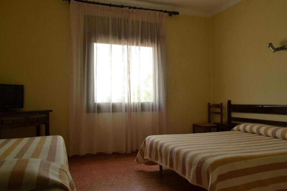 Hostal L'Esplai Viladamat Екстериор снимка