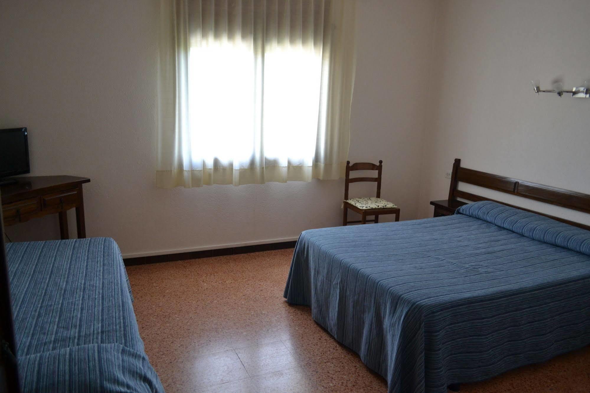 Hostal L'Esplai Viladamat Екстериор снимка